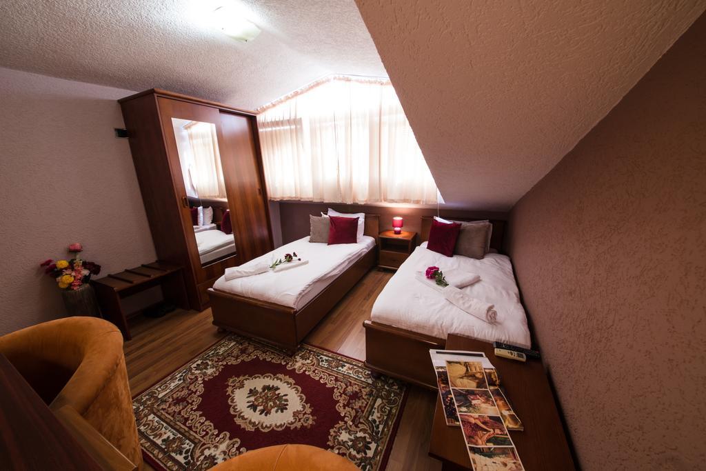 Hotel Ideal Podgorica Exterior photo