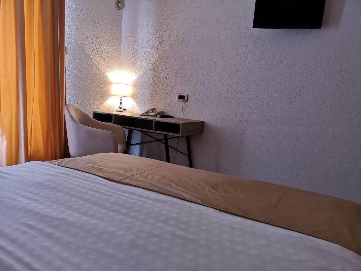Hotel Ideal Podgorica Exterior photo